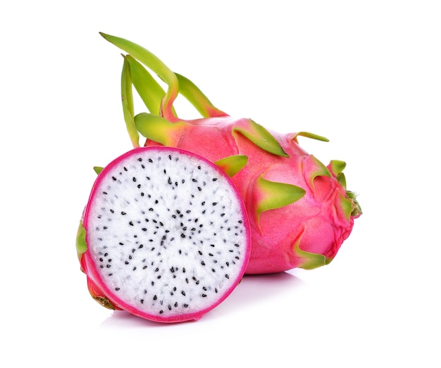 Photo dragon fruit isolated on white