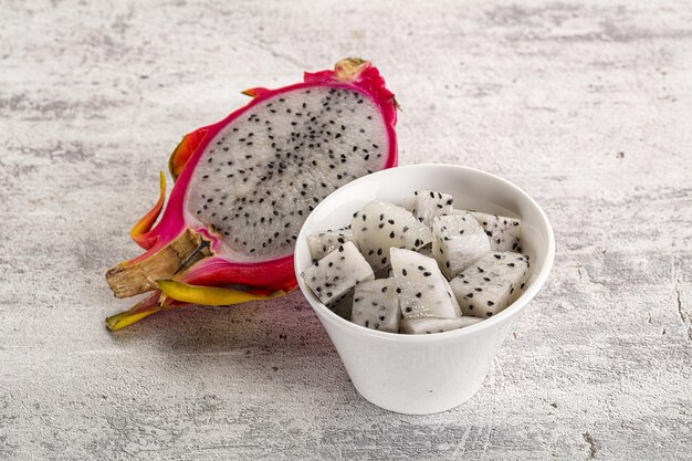 Foto frutta del drago pitahaya nella ciotola