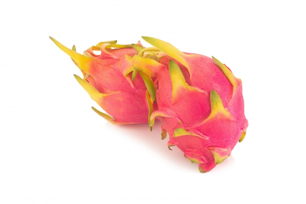 Dragon Fruit tegen witte achtergrond wordt geïsoleerd die