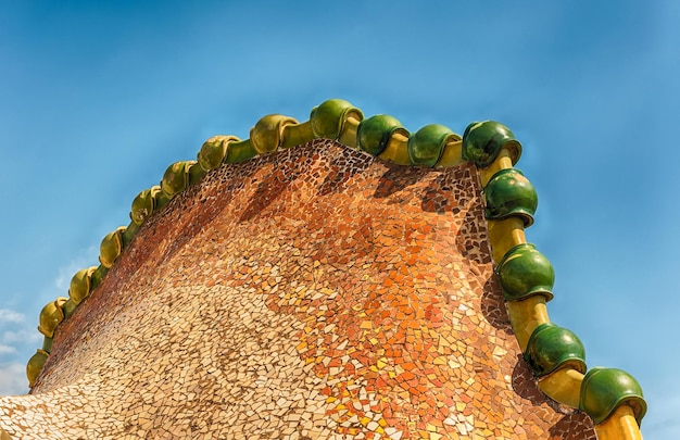 Арка крыши позвоночника дракона Каса Бальо Барселона Каталония Испания