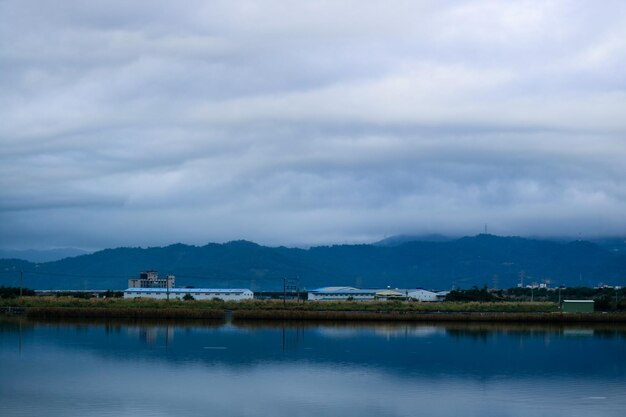 劇的な雲と青空