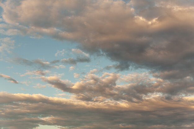 Nuvole drammatiche sul cielo