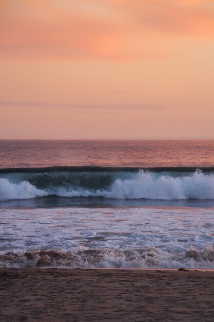 Foto dramatische hemel over de zee