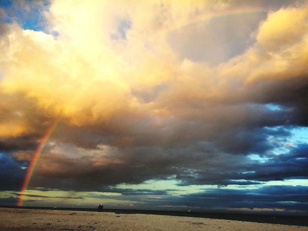 Dramatische lucht over het landschap