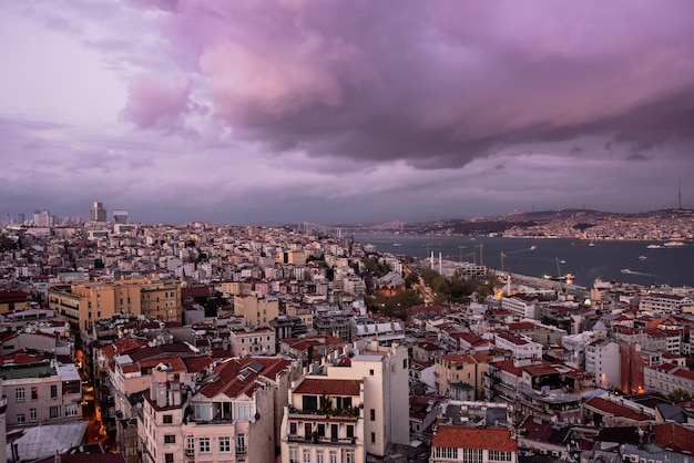 dramatische zonsondergang in Istanbul