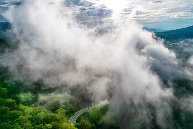 Dran pass seen from above is beautiful and majestic. This is the most beautiful and dangerous pass