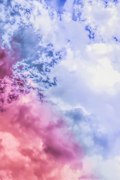 Foto cielo surreale da sogno come sfondo di colori pastello di fantasia di arte astratta per un design moderno