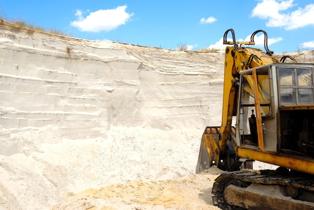 Dredge in sandy to career