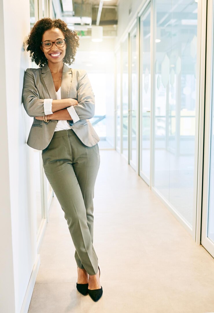 Photo dress for the position you want portrait of a beautiful businesswoman in a office