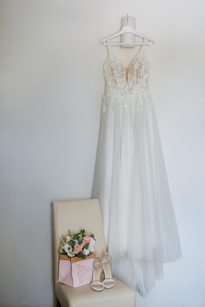 Нарядите невесту в свадебное платье с корсетом и шнуровкой.