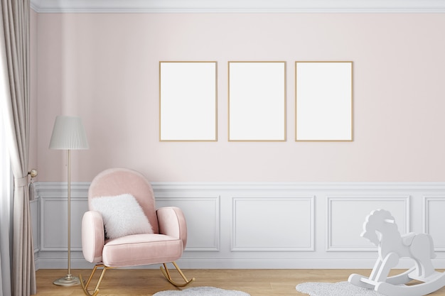 Drie gouden lijsten in kinderspeelkamer frame mockup roze muur