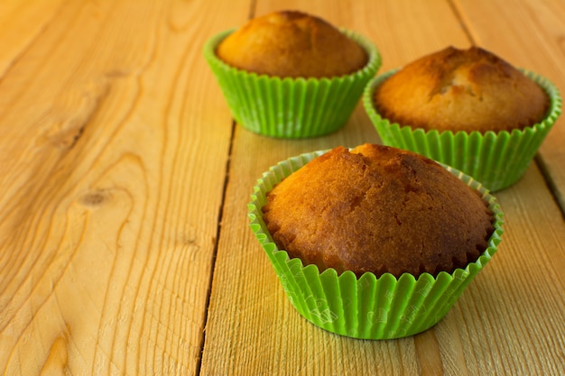 Drie muffins in groen