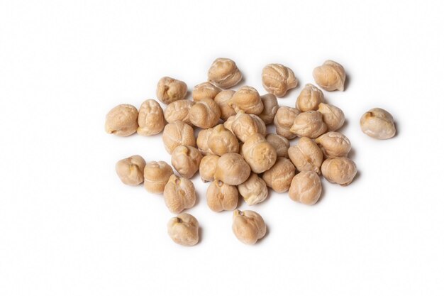 Photo dried chickpea on the white background