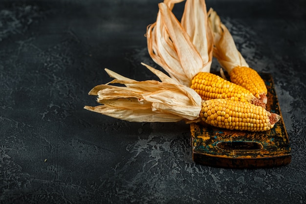 Dried corn on cobs