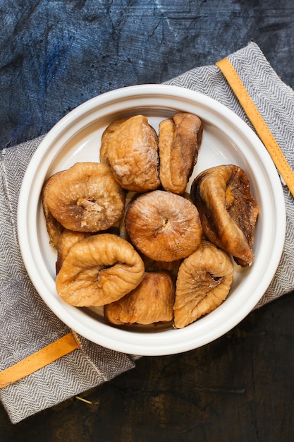 dried figs fruit