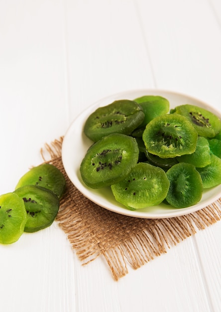 Dried kiwi fruits