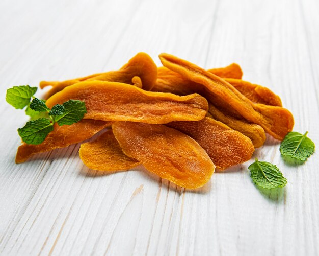 Dried mango slices