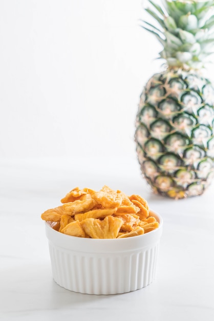 dried pineapple crispy chips