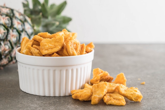 dried pineapple crispy chips