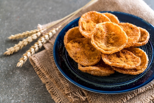 dried shredded pork on rice cracker