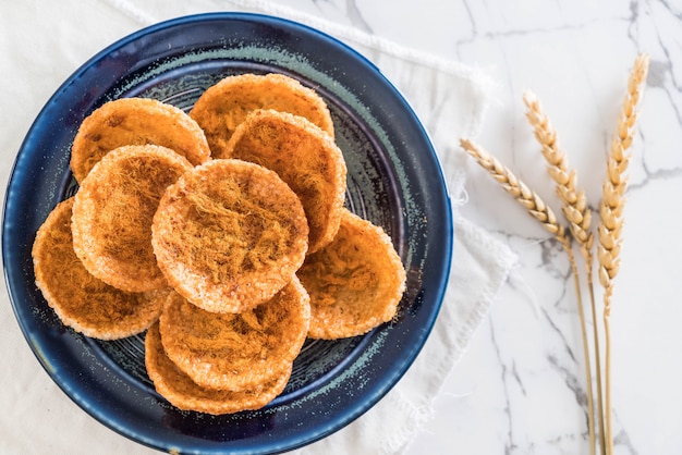 dried shredded pork on rice cracker