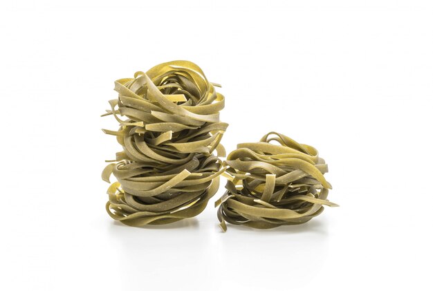 dried spinach fettuccine pasta