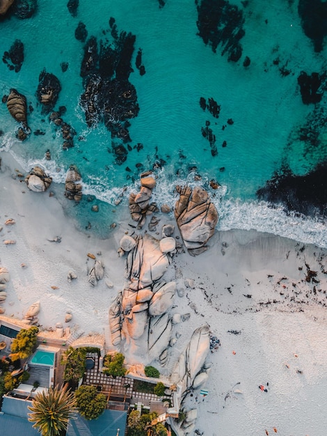 Foto drone caption di spiaggia di mare natura bellezza acqua