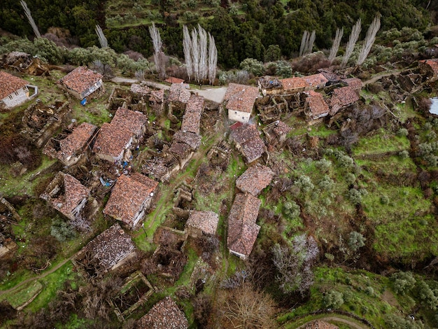 Фото с дрона заброшенной деревни Лаббей в Измире, Турция