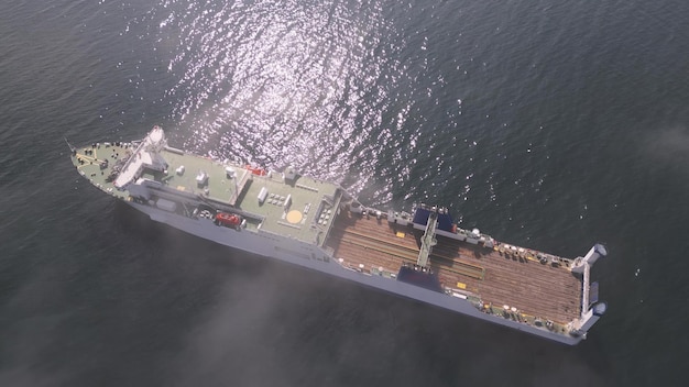 무인 항공기 비디오는 고요한 바다를 항해하는 빈 대형 페리 보트를 보여줍니다.