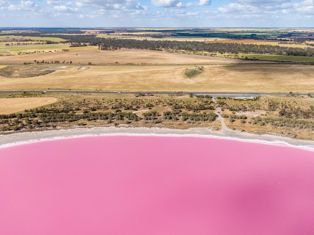 Foto veduta da drone del lago iel, chiamato anche lago rosa, vicino a dimboola in victoria, in australia