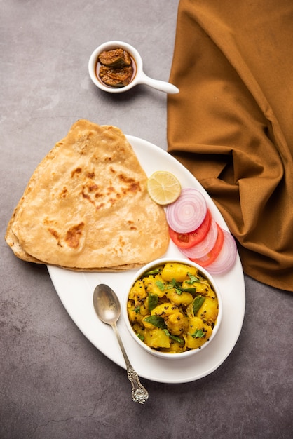 Droog aardappelgroenterecept met Indian Triangle flatbread