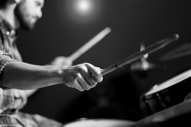 Photo drummer black and white