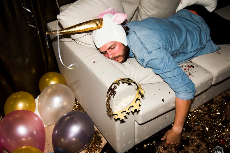 Photo drunk people in a party