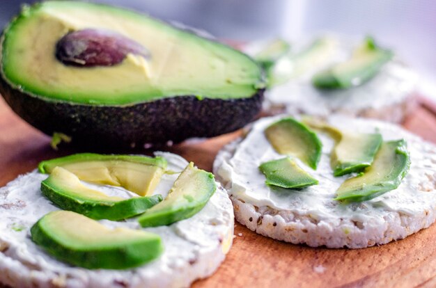 Dry bread sandwich with avocado and cream cheese