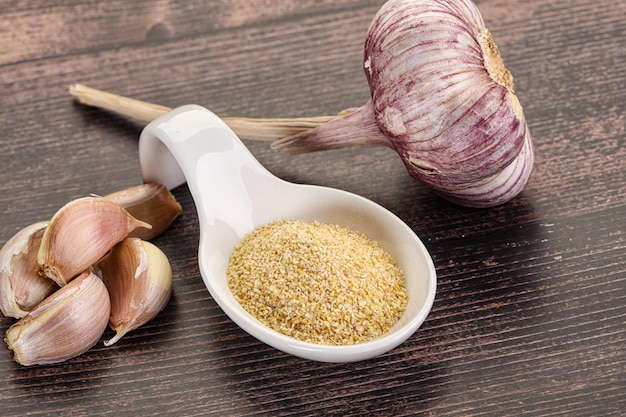 Dry granulated garlic aroma seasoning for cooking