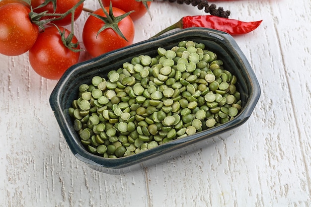 Dry green peas