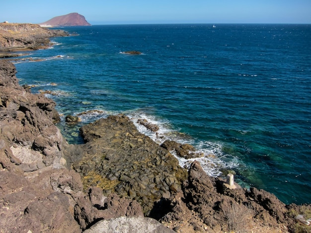 Dry Lava Coast-strand in de Atlantische Oceaan