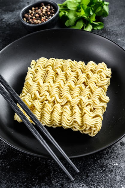 Dry, raw instant ramen noodles 