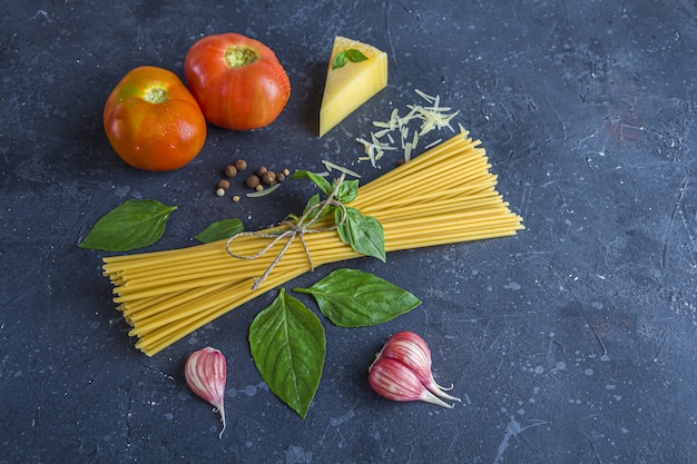 Dry Spaghetti, Basil leaves, parmesan