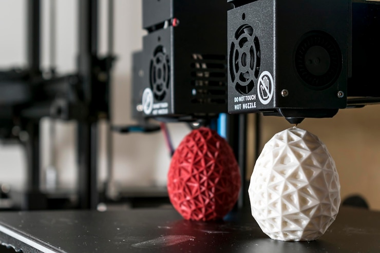 Photo dual extruder 3d printer which finished printing two bicolor egg model idex technology