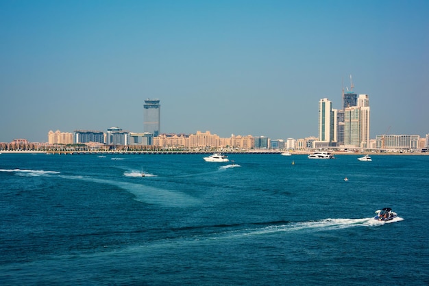 Dubai centrum moderne architectuur met wolkenkrabbers