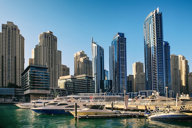 Photo dubai marina at sunset