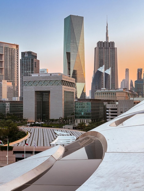 Foto le torri di dubai e il world trade center.