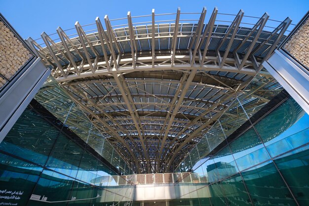 ドバイ UAE 02132021 EXPO 2020 の持続可能性パビリオンのホールの 1 つの中
