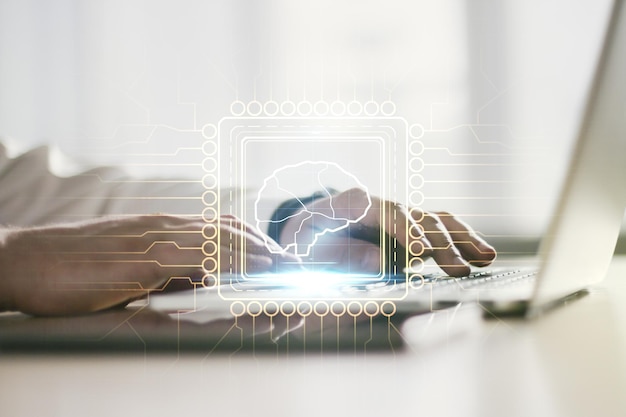 Dubbele blootstelling van een creatief microcircuit van het menselijk brein met het met de hand typen op het toetsenbord van de computer op de achtergrond Toekomstige technologie en AI-concept