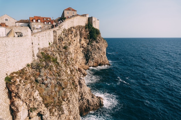 Dubrovnik croazia può vedere dal forte lovrijenac al muro della città vecchia di dubrovnik in croazia travel