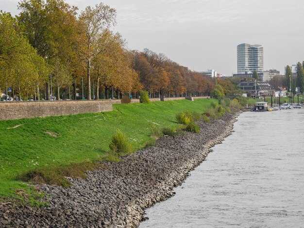 Photo duesseldorf and the rhine river