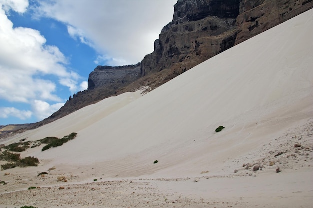 Duinen aan de kust van het Socotra-eiland Jemen in de Indische Oceaan