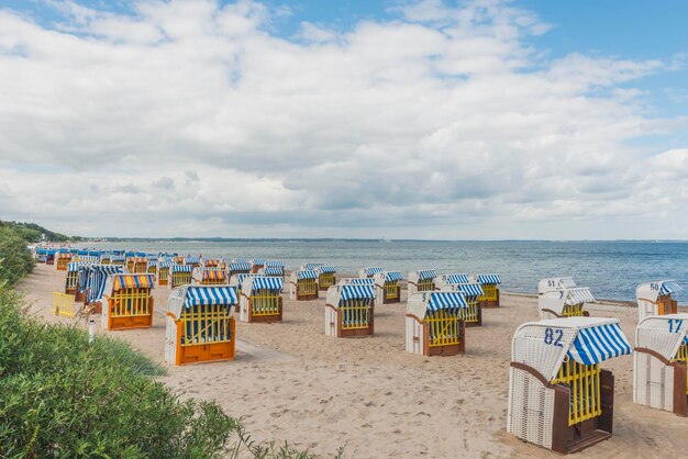 Duitsland, Timmendorf Strand met strandstoelen met een kap