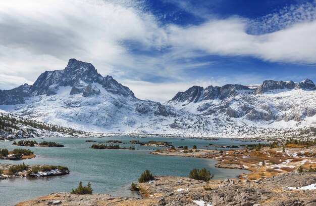 Duizend eilandenmeren, oostelijke Sierra, Californië, VS.